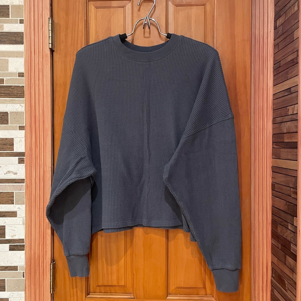 ABERCROMBIE & FITCH .Woman Gray  waffles oversized top.